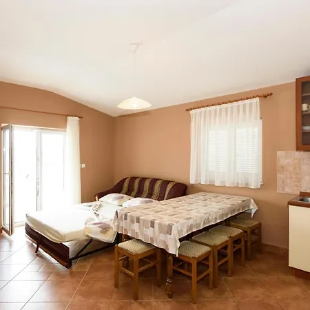 Apartment Golubic *