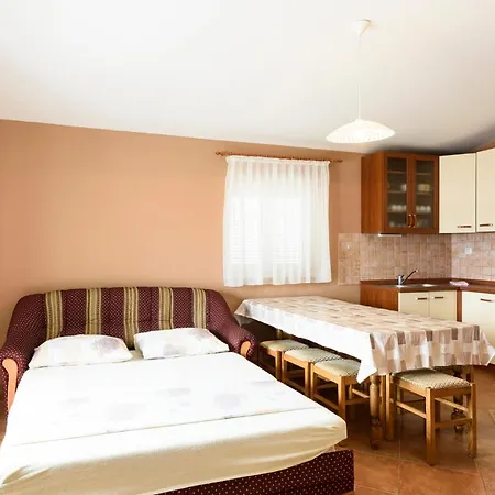 Golubic Apartment *