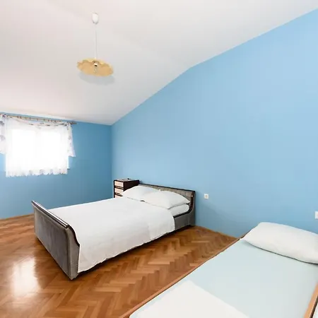Golubic Apartment *